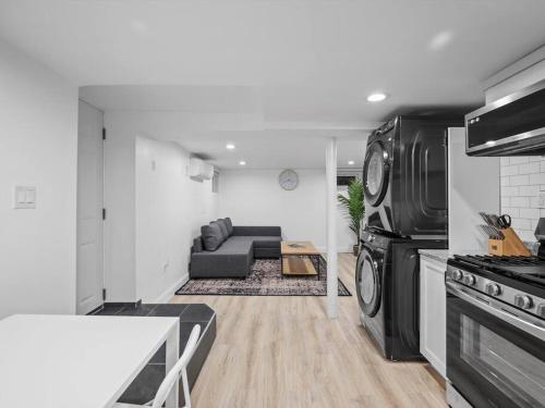 Shadyside, Pittsburgh, Modern and Quiet 1 Bedroom Unit1 with Free Parking in Pittsburgh, USA