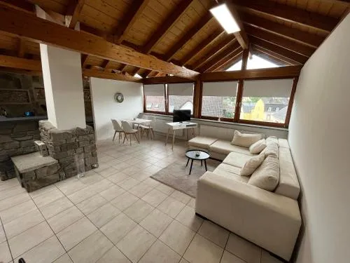 Stilvolle Wohnung mit Terasse und Garten in Höhr-Grenzhausen, Deutschland