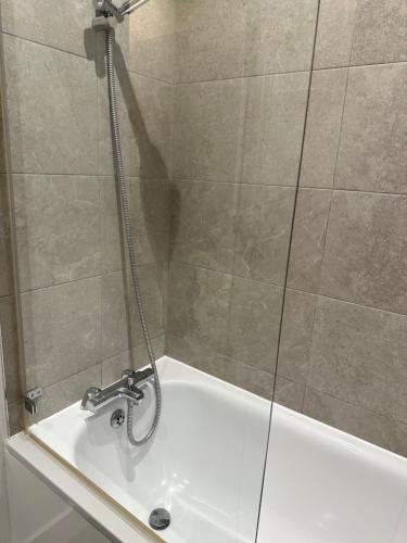 Stunning Flat with Parking Free near Sutton Station, Cheam (foto 2)