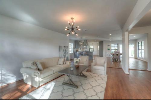 Lillys Maison #1-Medical Center/Galleria/NRG in Houston, USA