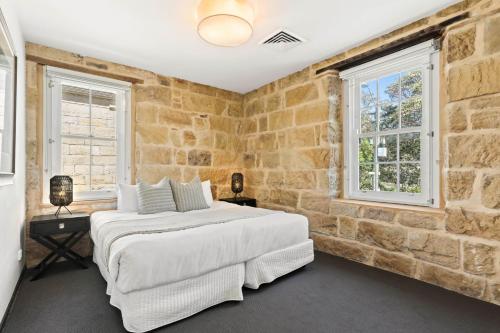 Balmain Wharf l 2 Bedroom Apartment - image 8