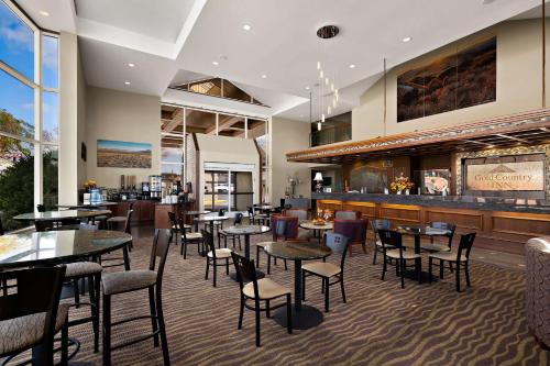 Best Western Plus Gold Country Inn - image 7