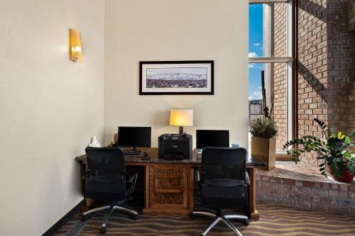 Best Western Plus Gold Country Inn - image 8