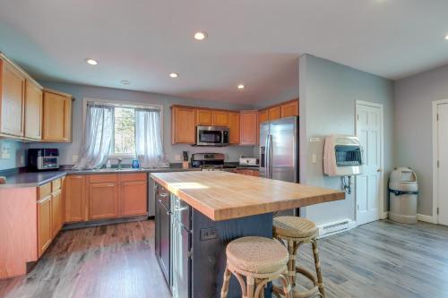 Spacious Sheboygan Home with Grill and Fire Pit! in Mosel