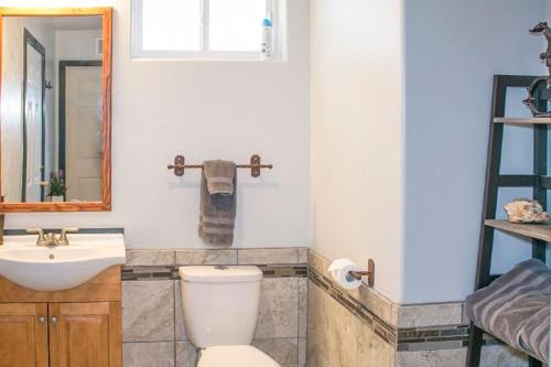 Redrock Moab Tiny House w Loft - Site 3 in Moab, USA