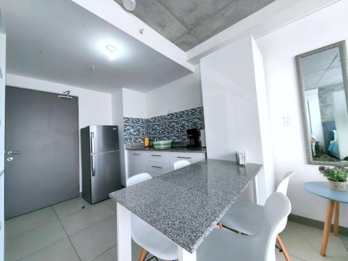 0404 iFreses estudio con Aire Acondicionado y Parqueo 0404 iFreses estudio con Aire Acondicionado y Parqueo