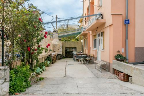 Apartments with a parking space Split - 14051 - image 9