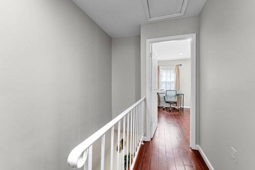 Townhouse In Woodbridge in Woodbridge, USA