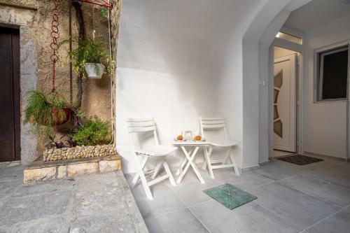 Studio with Terrace image 1
