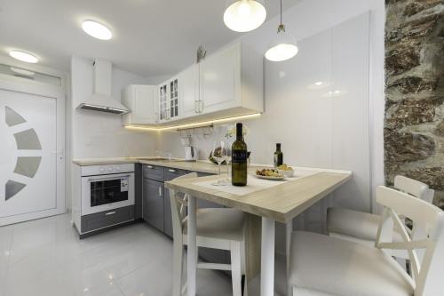Studio with Terrace image 3