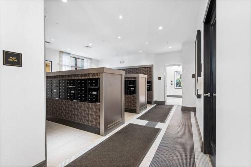 Urban Elegance: 20 Minutes to NYC Gym, Laundry in Jersey City, USA