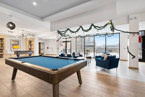Urban Luxury Condo: 20 Mins to NYC Gym, Laundry in Jersey City, USA