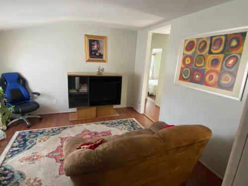 Two bedroom, living/dining room in Bellport, USA