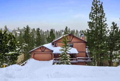 Luxury Joyful Bear Cabin with view, Big Bear Lake in Big Bear Lake, USA
