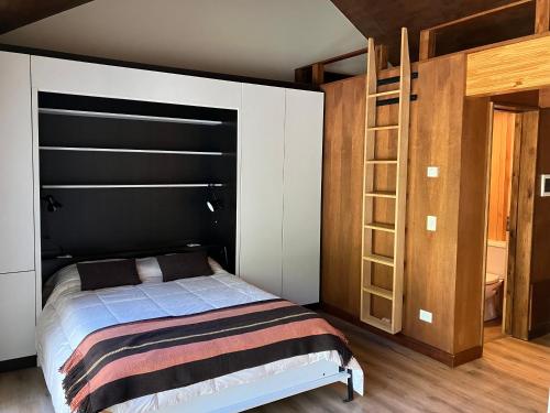 One-Bedroom Apartment image 5