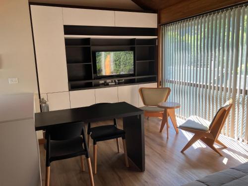 One-Bedroom Apartment image 3