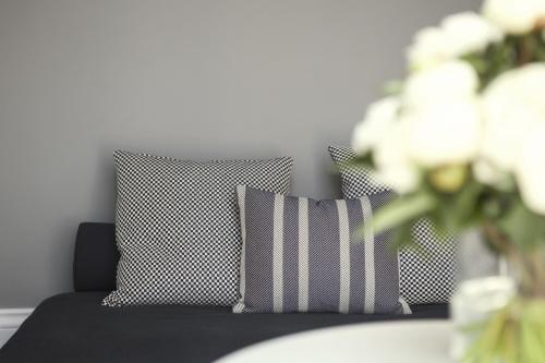 The Laslett - image 14