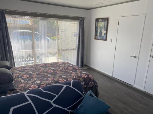 Self Contained Unit, Private Bathroom, Private Entrance, Close to Shops & Hospital Homestay, Hamilton (photo 5)