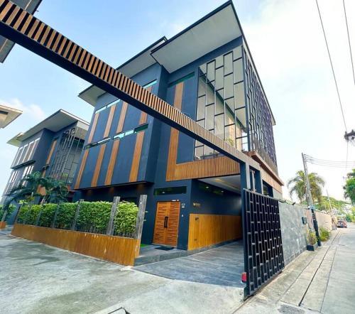 Huge Luxury, 3 Bedroom, private pool villa near to the beach - Jomtien - LV99 — other in 453/99 Chaiyaphruek 2, Moo 9, Banglamung, Chonburi, Jomtien Beach Thailand, 20150