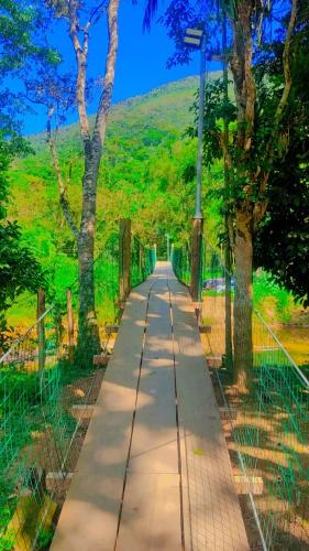 สภาพแวดล้อมโดยรอบ, Parati mirim Kadoshi in ปาราตี มิริม