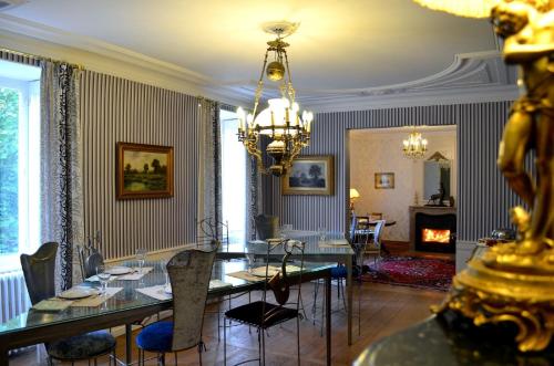 Étterem, Chambres d'hotes Chateau De Grunstein in Stotzheim