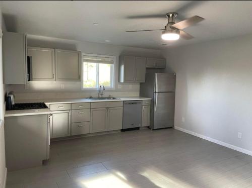 Kitchen, New, Fun-Size Benbow House! in Garberville (CA)