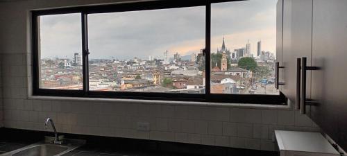 Casa de 5 habitaciones y 3 banos cerca al centro de la ciudad in San Jose