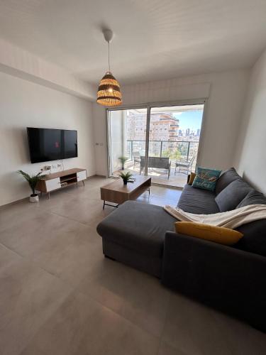 Sea Breeze Netanya Retreat by Sea N' Rent