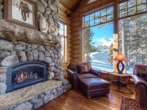 MV Big Dog Lodge in Big Sky, USA