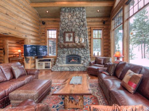 MV Big Dog Lodge in Big Sky, USA