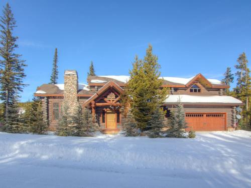 MV Big Dog Lodge in Big Sky, USA