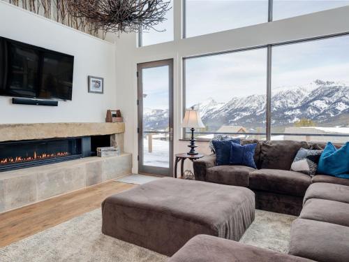 Silvertip Cabin 4 Silver Peaks in Big Sky, USA