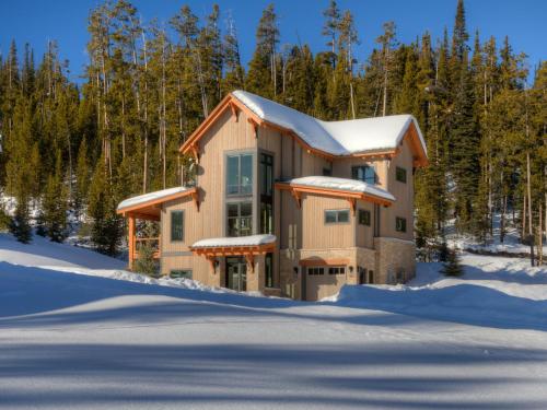 Homestead Chalet 8 Claim Jumper in Big Sky, USA