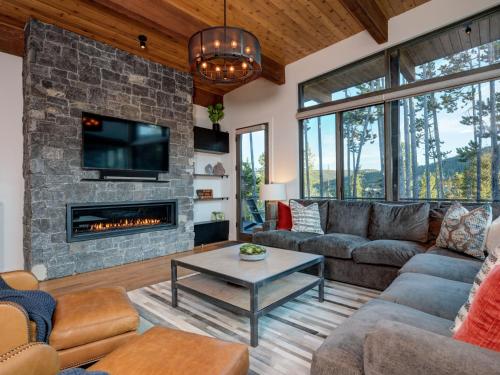 Silvertip Cabin 6 Rolling Ridge in Big Sky, USA