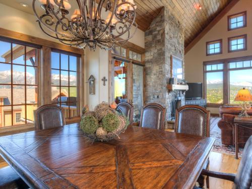 Cowboy Heaven Luxury Suite 6D in Big Sky, USA