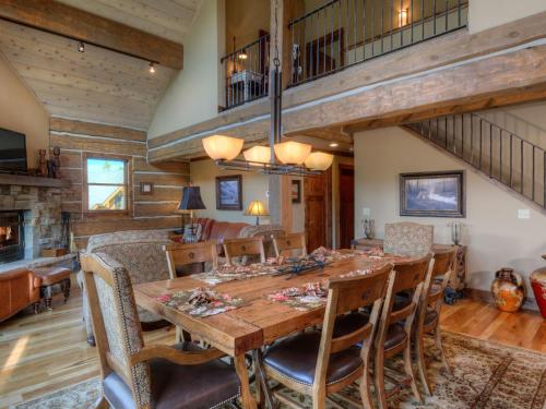 Powder Ridge Cabin Oglala 2A in Big Sky, USA
