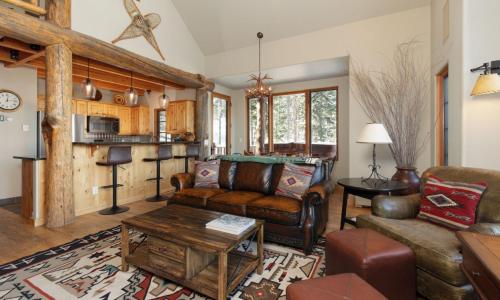 Moonlight Mountain Home 44 Cowboy Heaven in Big Sky, USA