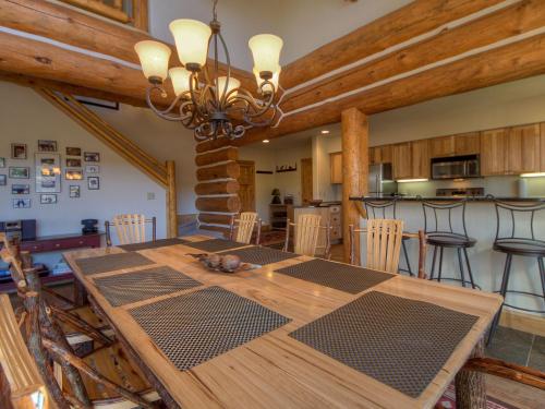 Powder Ridge Cabin Rosebud 13 in Big Sky, USA