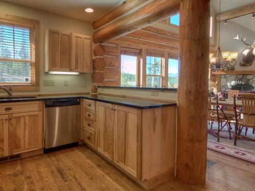 Powder Ridge Cabin Rosebud 13 in Big Sky, USA