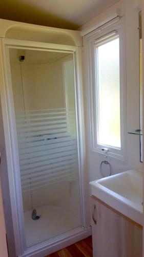 2 bedrooms, 3 beds