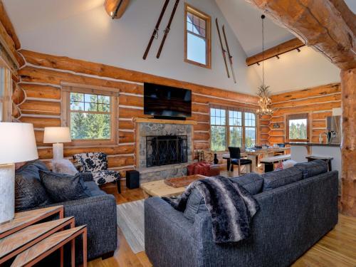 Powder Ridge Cabin Little Shadow 7 in Big Sky, USA