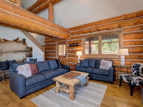 Powder Ridge Cabin Little Shadow 7 in Big Sky, USA