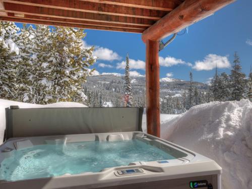 Powder Ridge Cabin Little Shadow 7 in Big Sky, USA