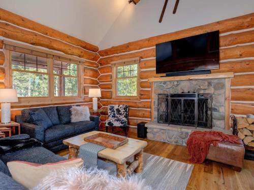 Powder Ridge Cabin Little Shadow 7 in Big Sky, USA