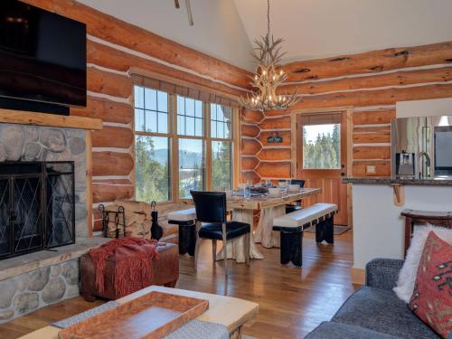 Powder Ridge Cabin Little Shadow 7 in Big Sky, USA