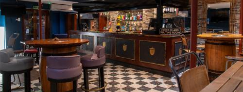 Keppels Head Hotel - image 6
