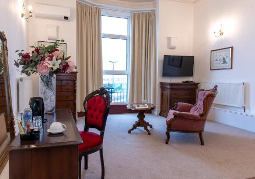 Keppels Head Hotel - image 14