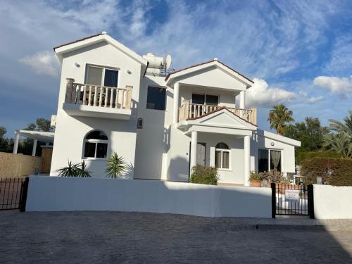 Villa Kristin, Coral Bay, Peja