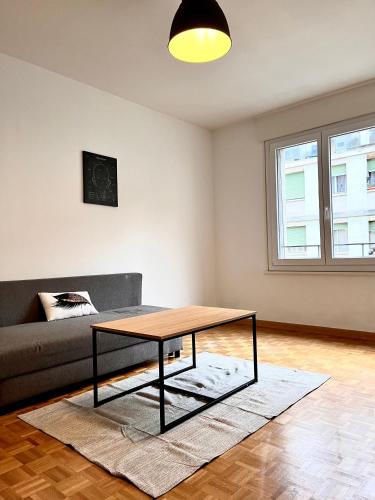  2 BR Cosy Apartment next to Lake in Genf