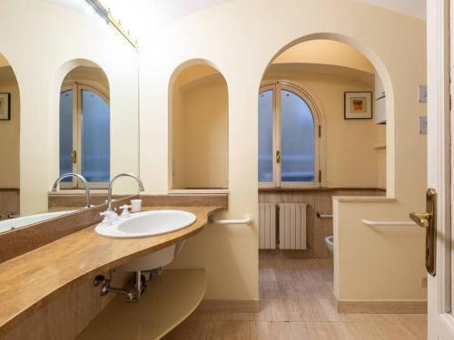 Porta Pia Elegant Two Bedroom, Rome (photo 5)